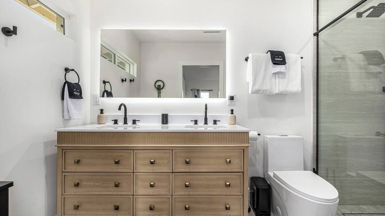 Photo of Bathroom in Village Grove