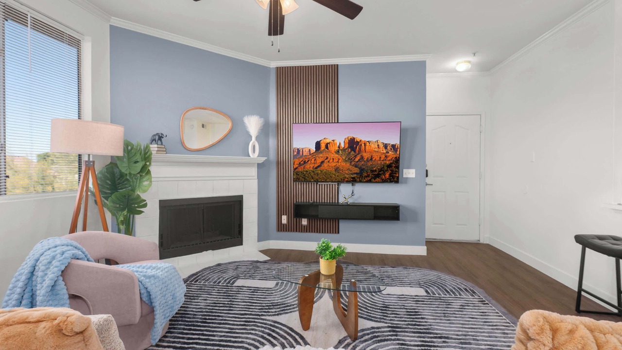 Photo of Livingroom in McDowell Mountain Apartments