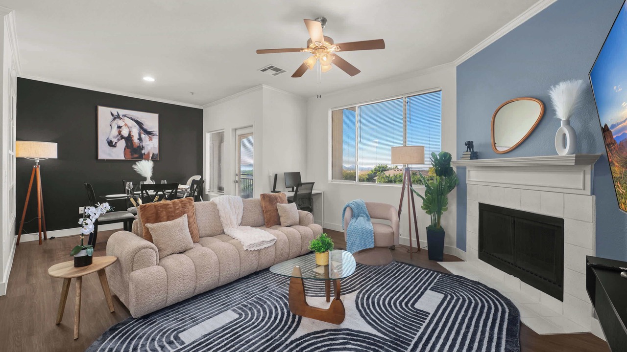 Photo of Livingroom in McDowell Mountain Apartments