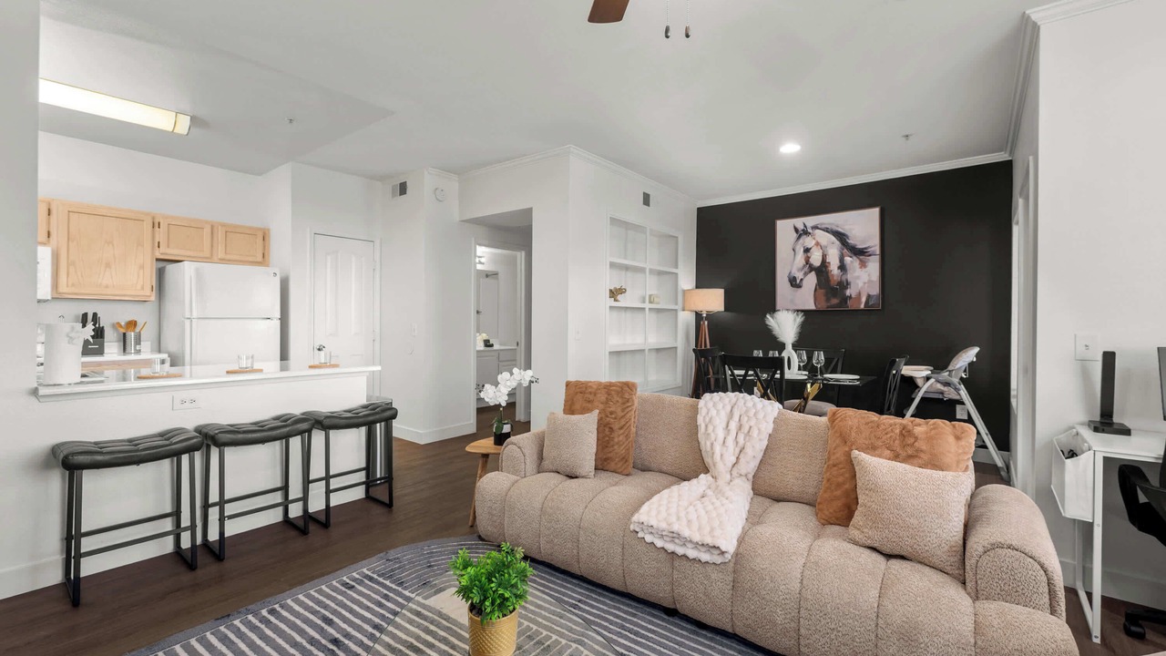 Photo of Livingroom in McDowell Mountain Apartments