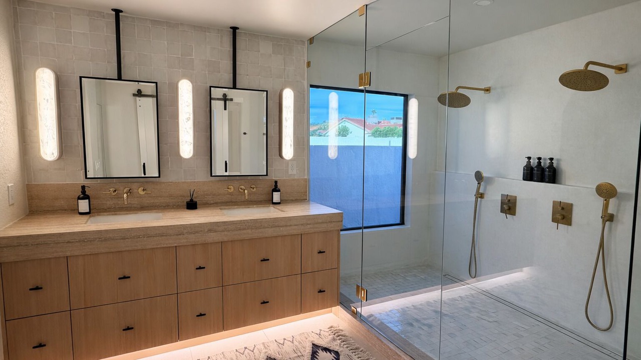 Photo of Bathroom in Summit Ridge