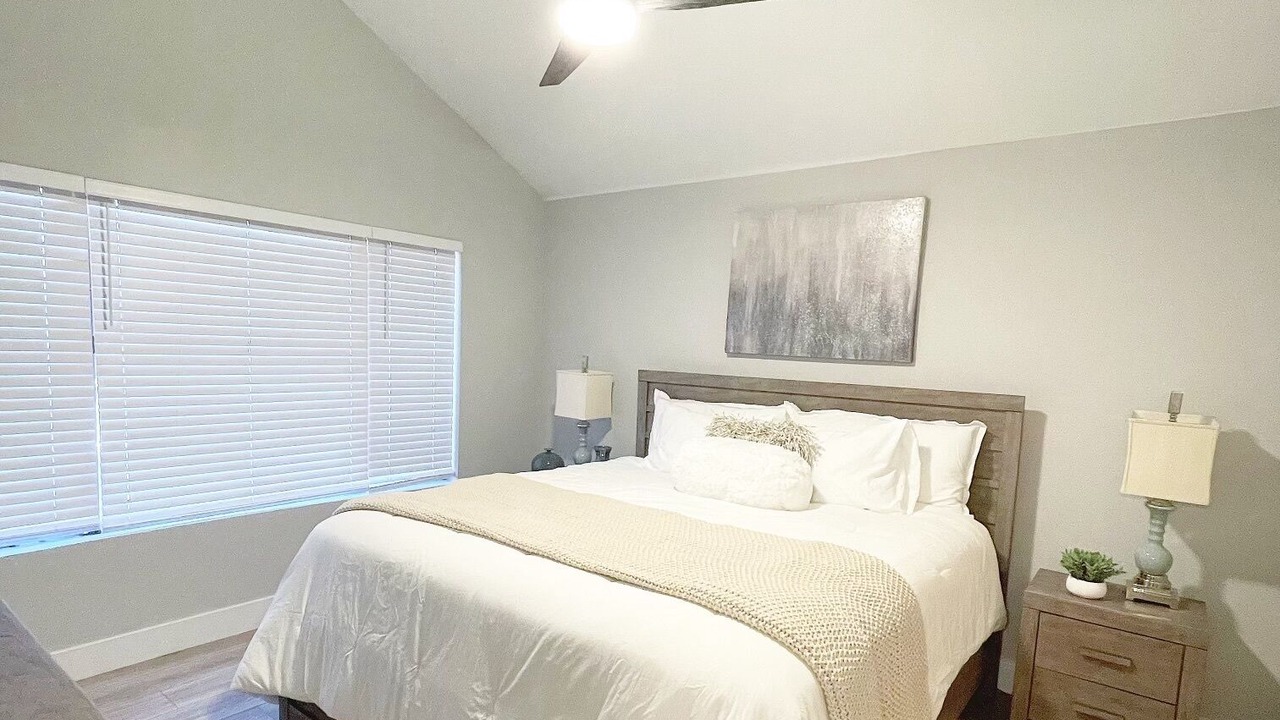 Photo of Bedroom in Paradise Valley Village
