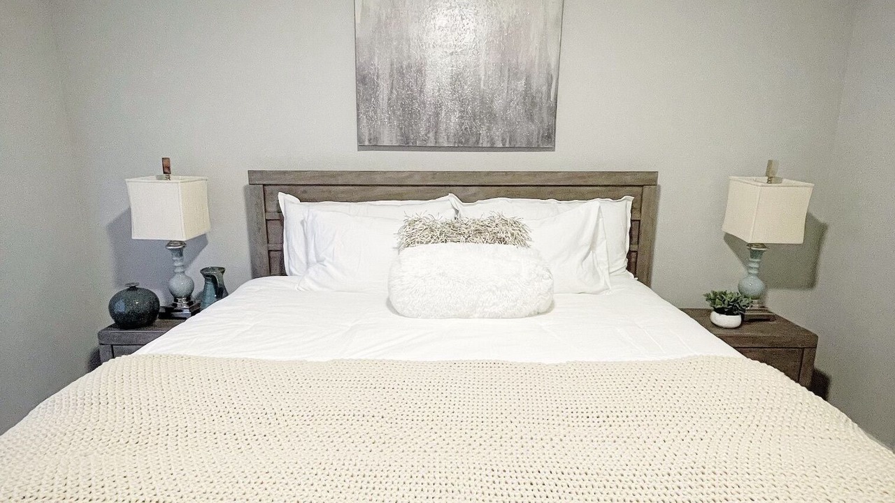 Photo of Bedroom in Paradise Valley Village