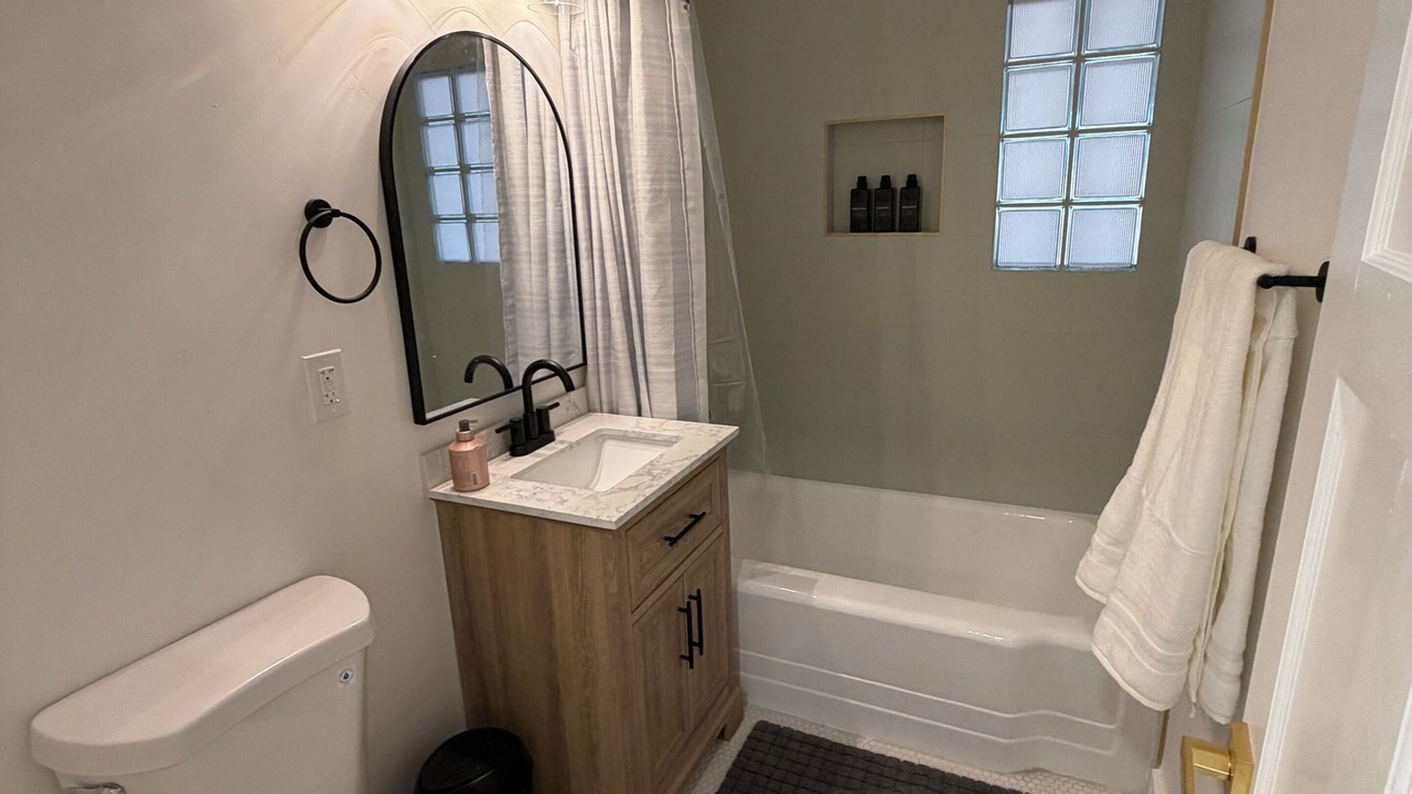 Photo of Bathroom in Woodlawn Park