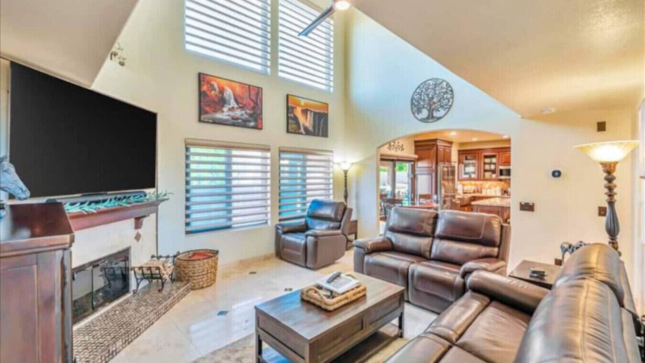 Photo of Livingroom in Adobe Hills