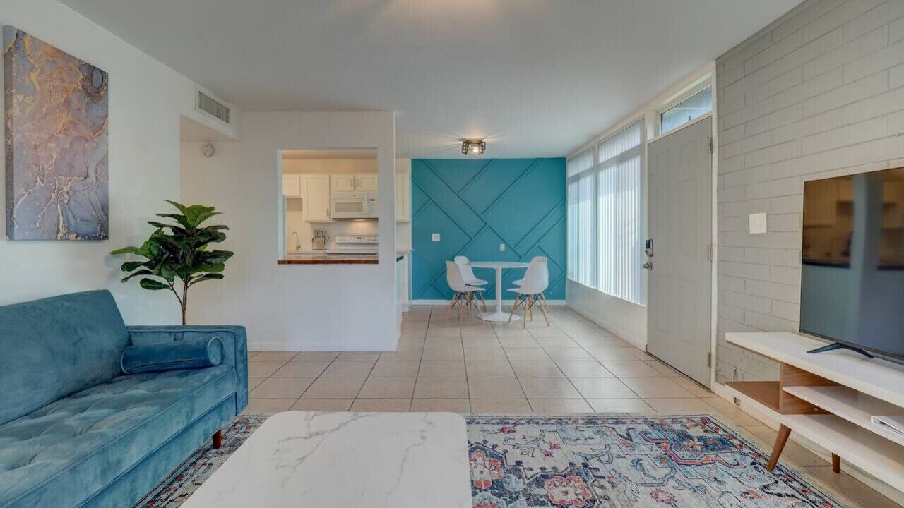 Photo of Livingroom in Camelback East