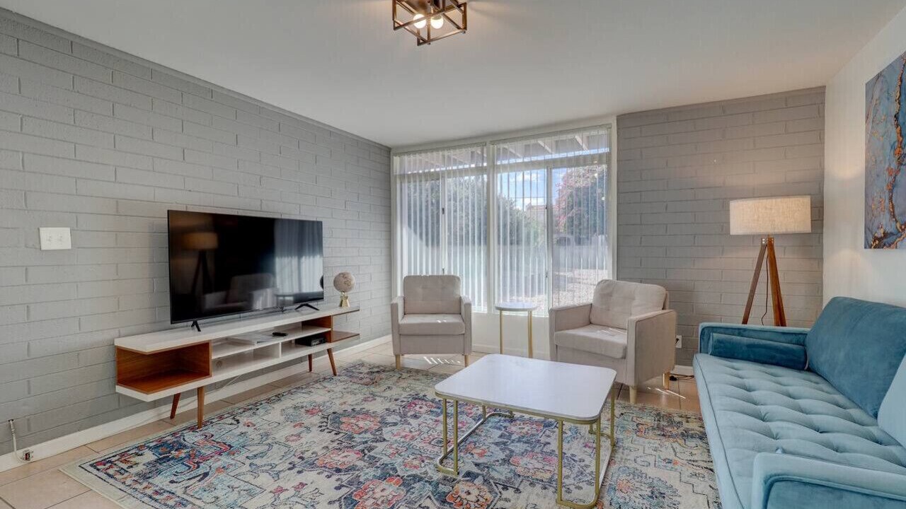 Photo of Livingroom in Camelback East