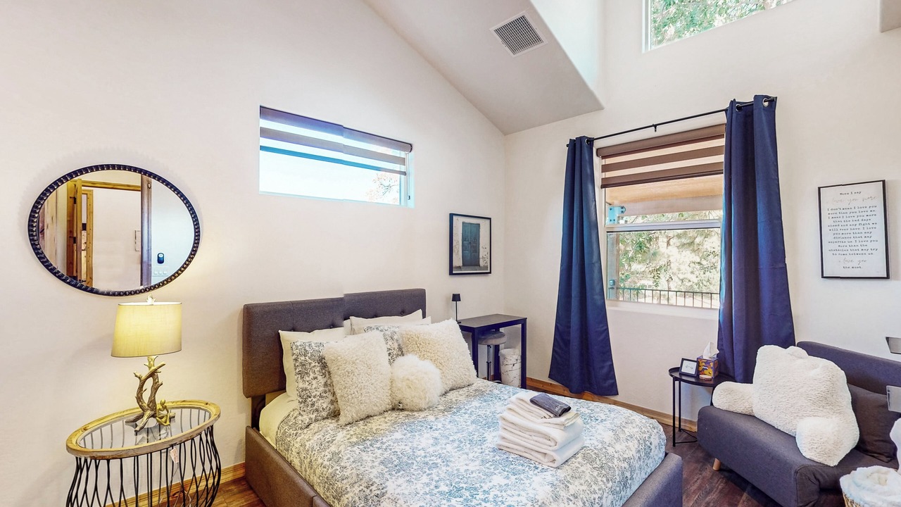 Photo of Bedroom in Strawberry
