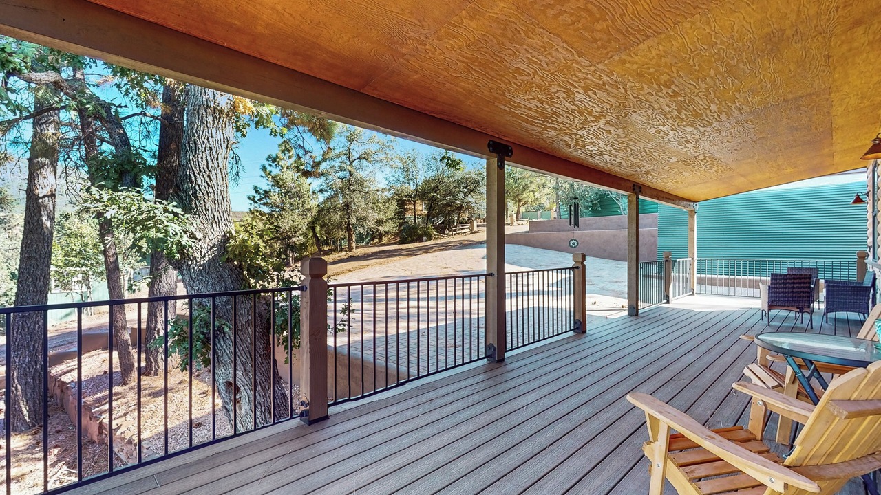 Photo of Patio Balcony in Strawberry