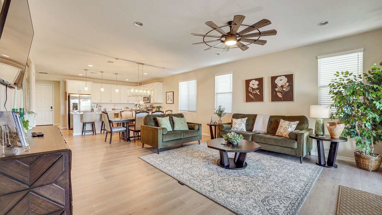 Photo of Livingroom in Gold Canyon