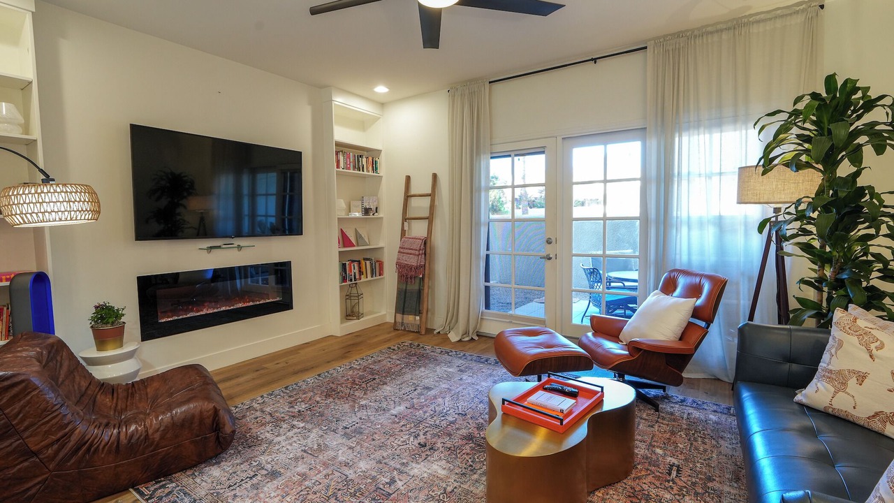 Photo of Livingroom in Biltmore Courts
