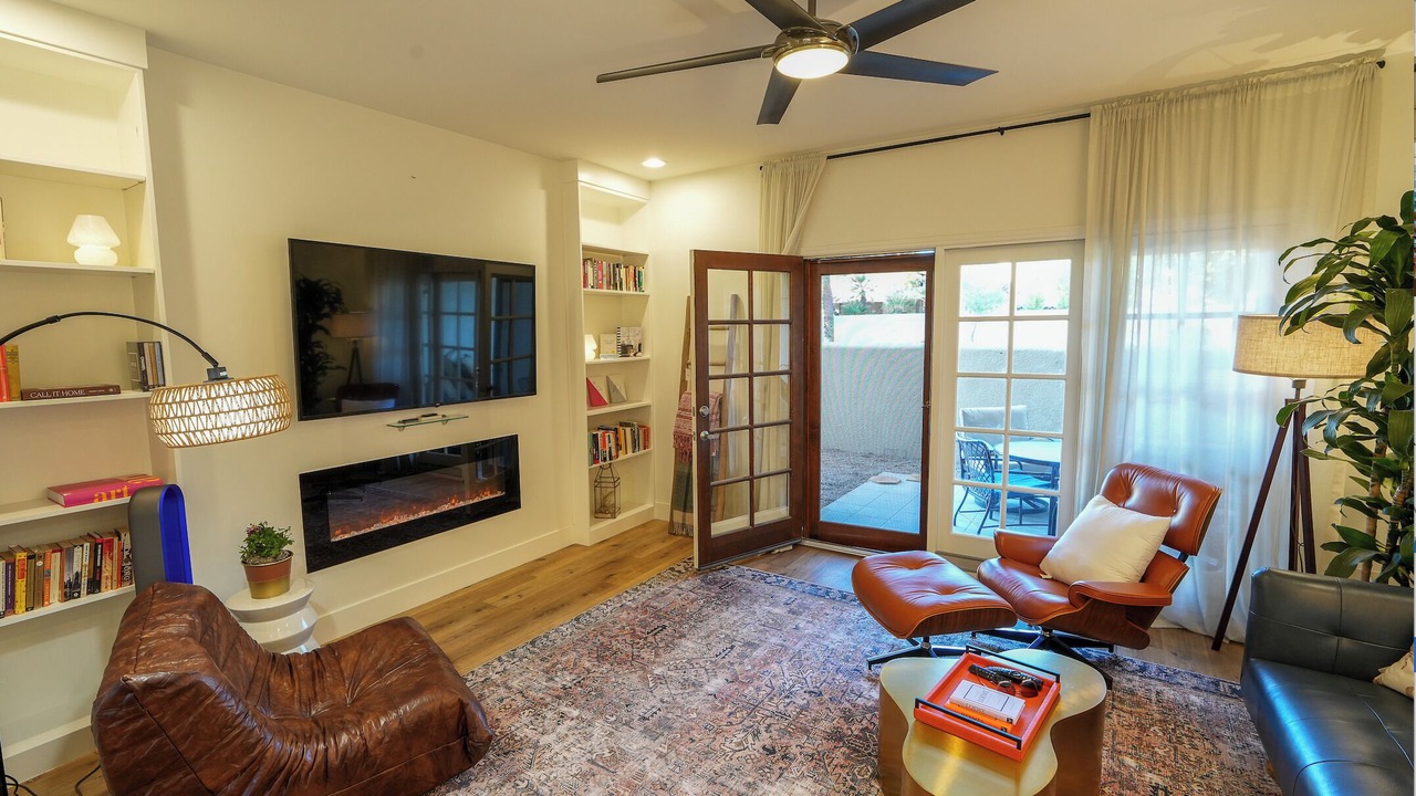 Photo of Livingroom in Biltmore Courts