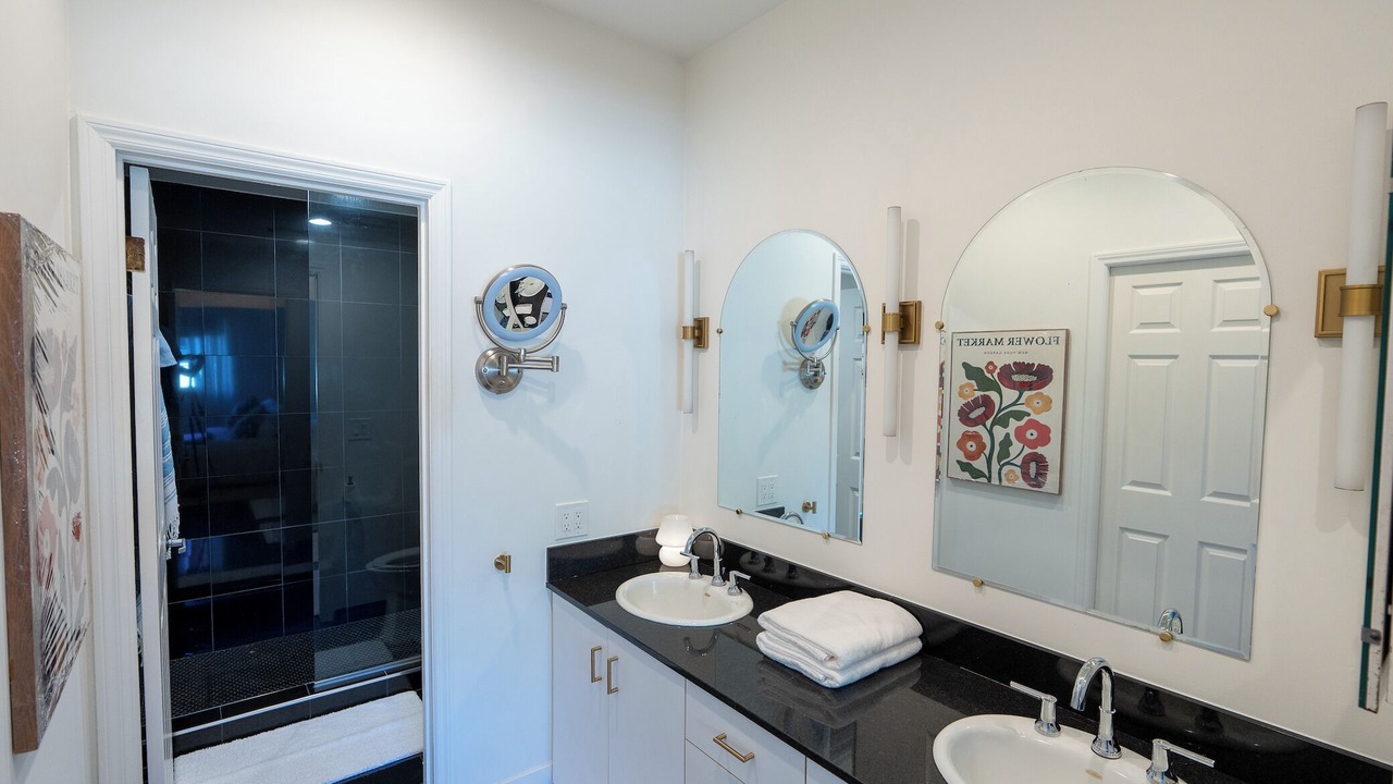Photo of Bathroom in Biltmore Courts