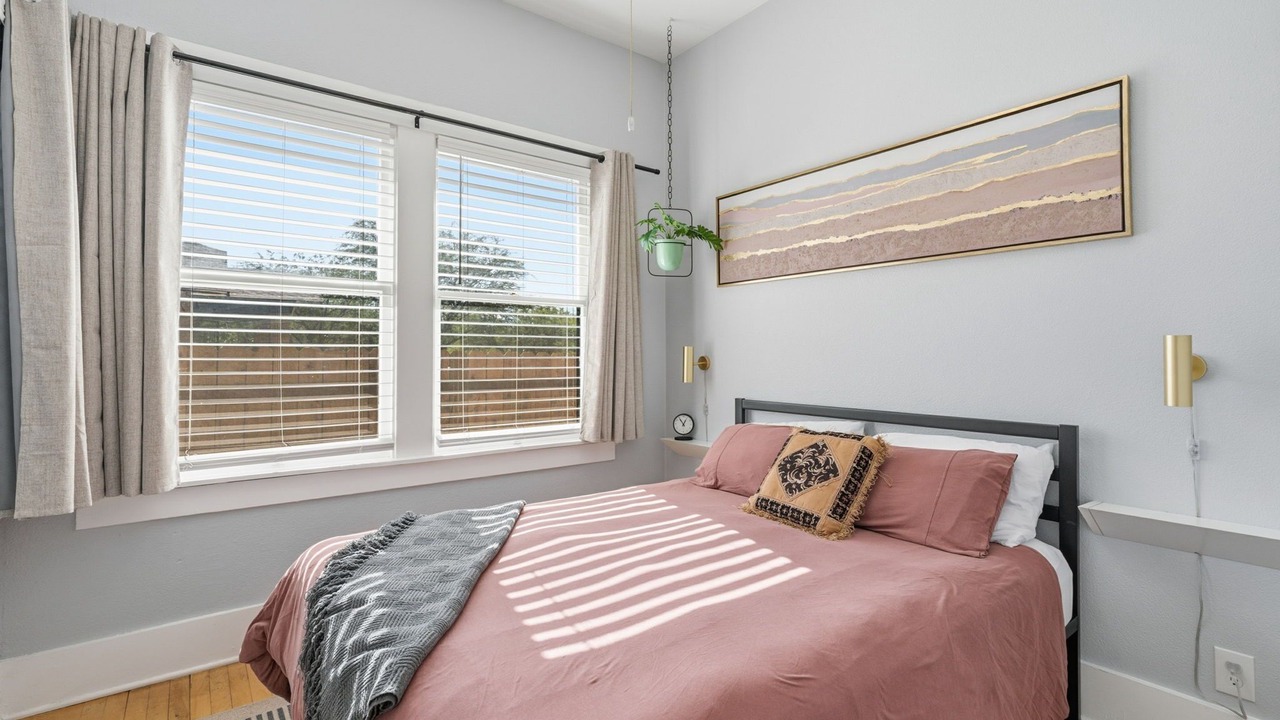 Photo of Bedroom in West University