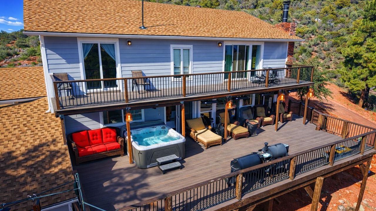 Photo of Patio Balcony in Strawberry