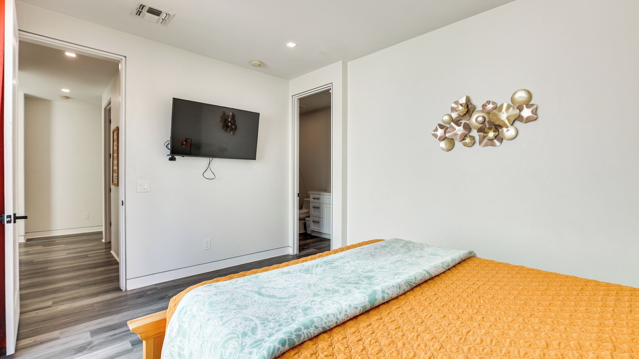 Photo of Bedroom in Garfield