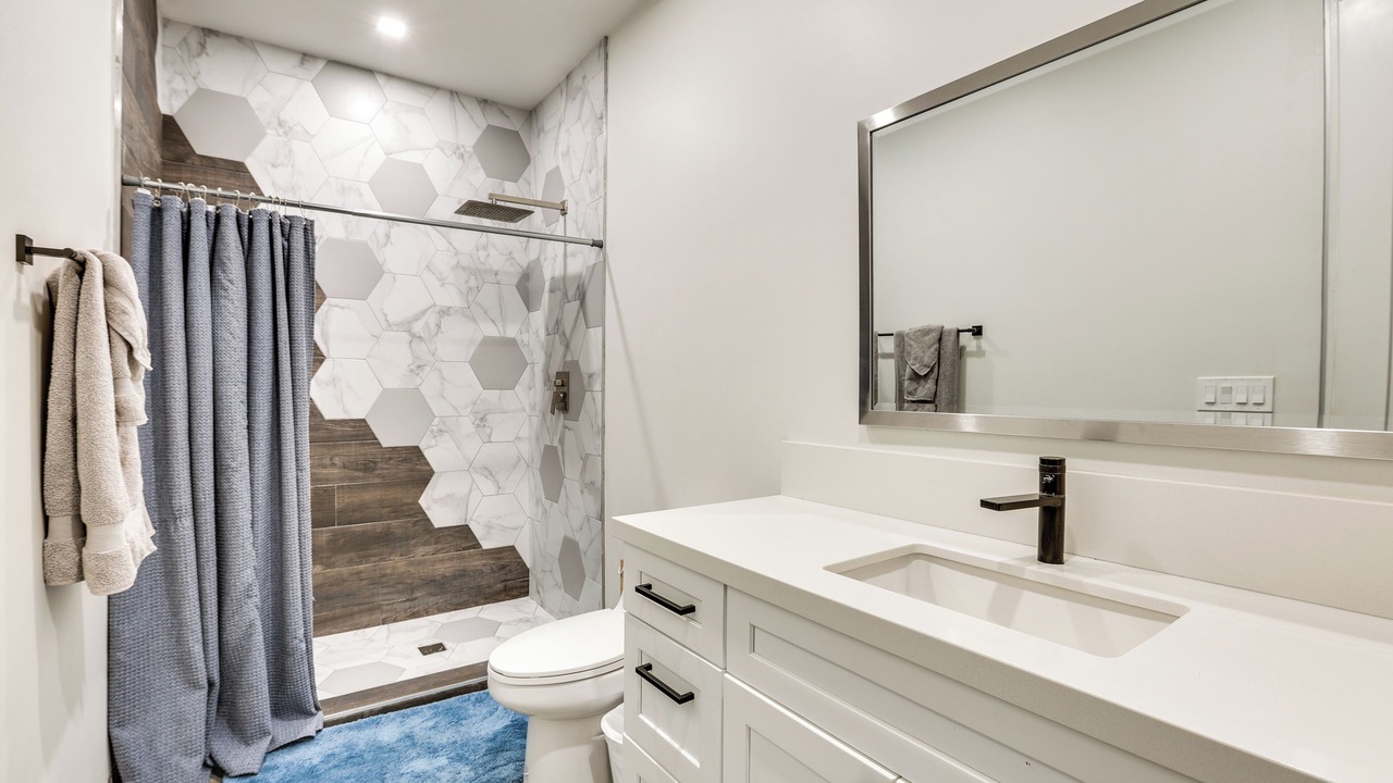 Photo of Bathroom in Garfield