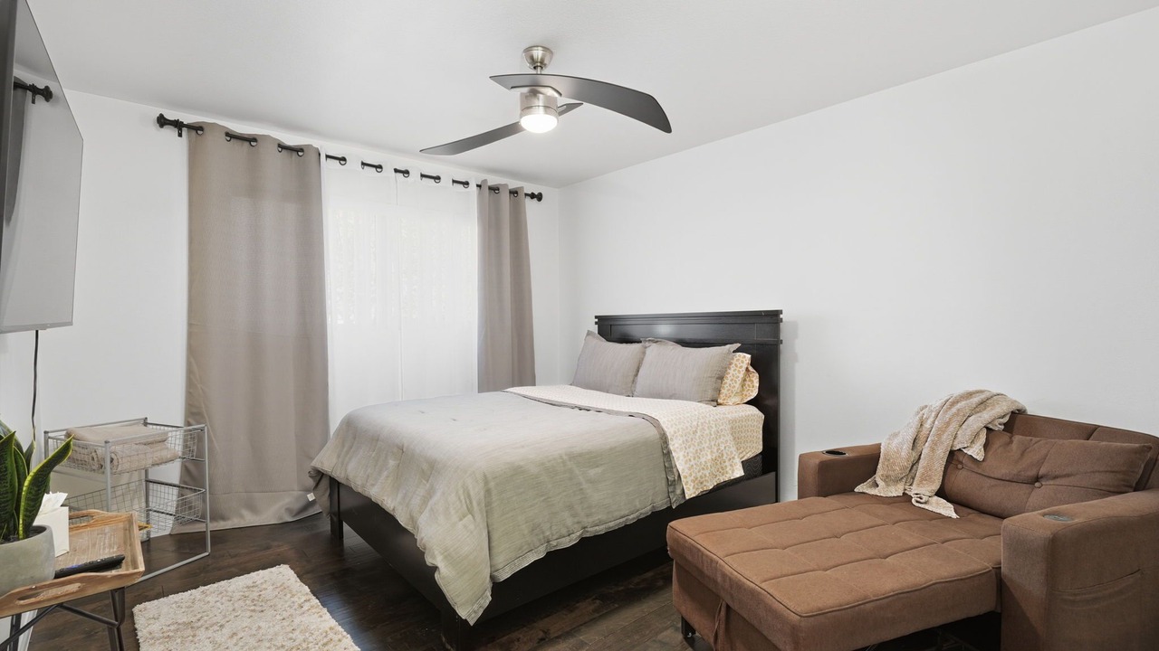 Photo of Bedroom in Papago Parkway