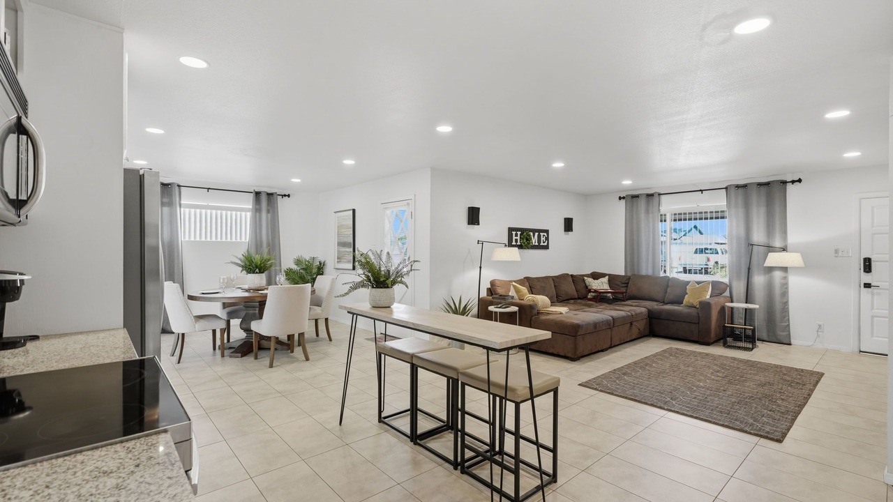 Photo of Livingroom in Papago Parkway