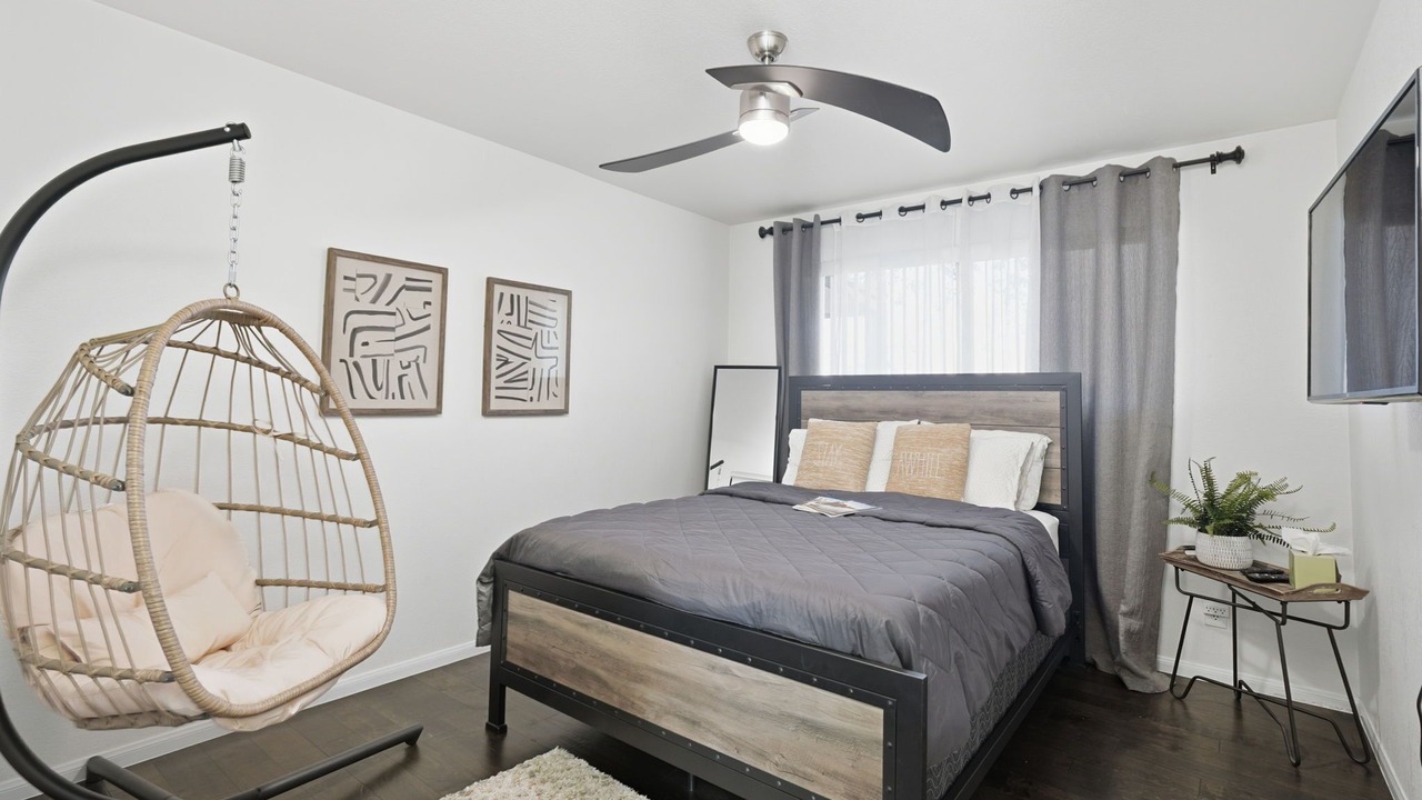 Photo of Bedroom in Papago Parkway