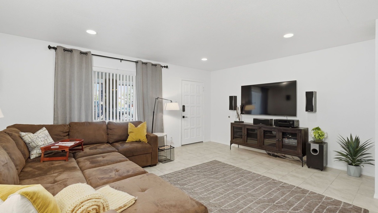 Photo of Livingroom in Papago Parkway
