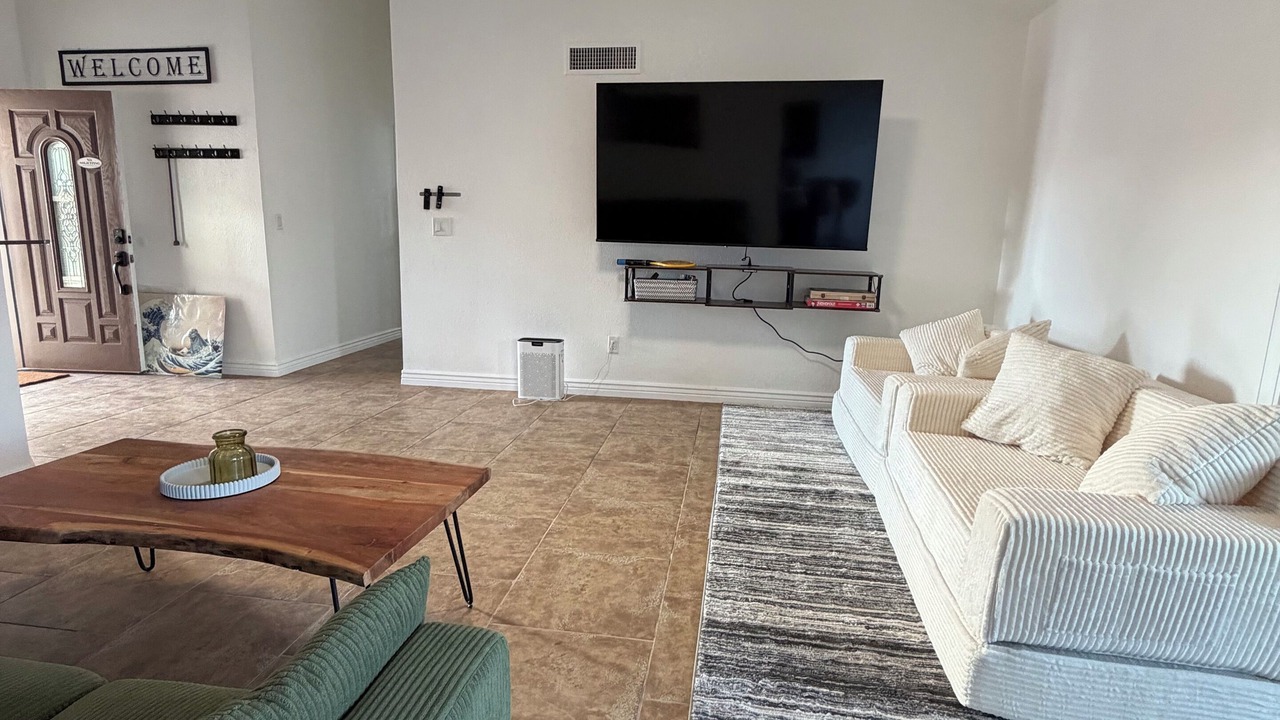 Photo of Livingroom in Woodridge
