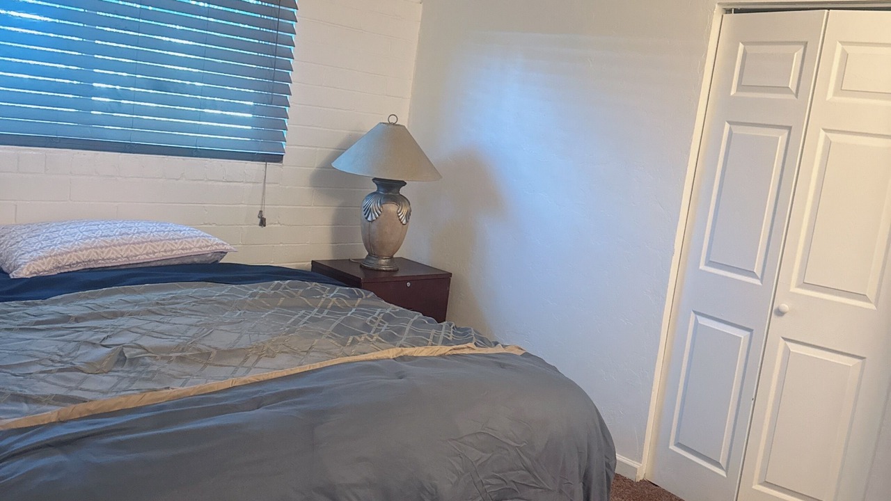 Photo of Bedroom in Groves Lincoln Park