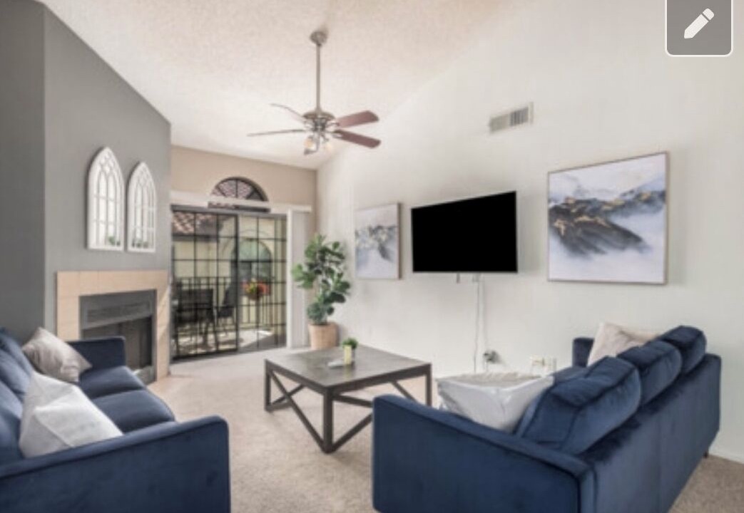 Photo of Livingroom in Central Scottsdale