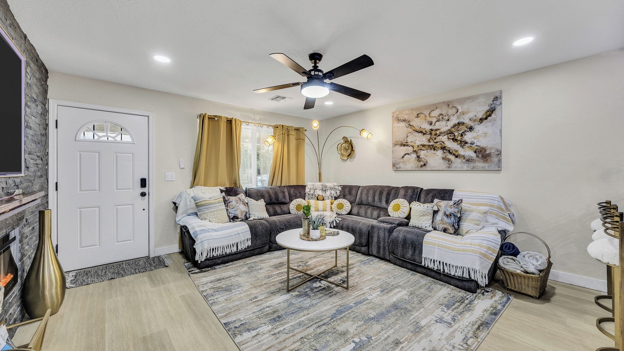 Photo of Livingroom in Maryvale