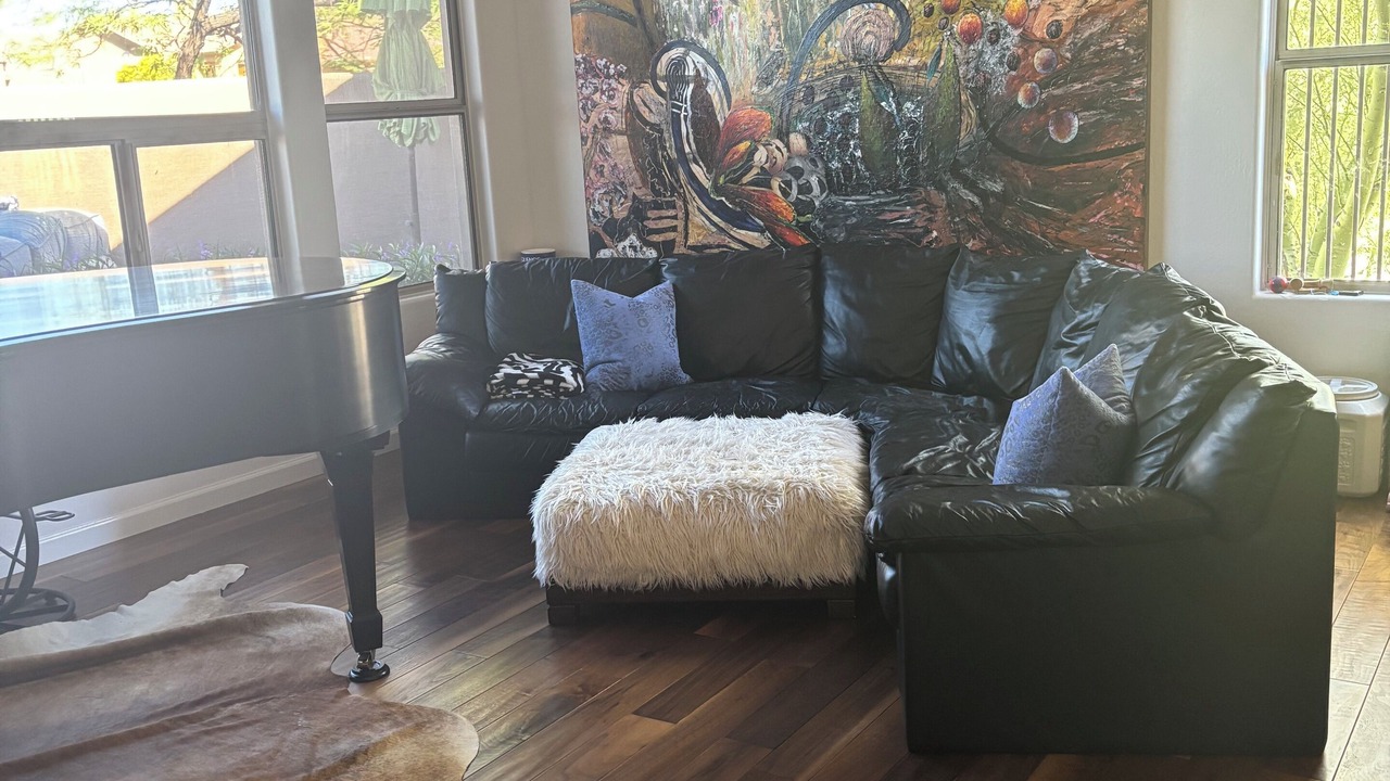 Photo of Livingroom in Eagle Mountain