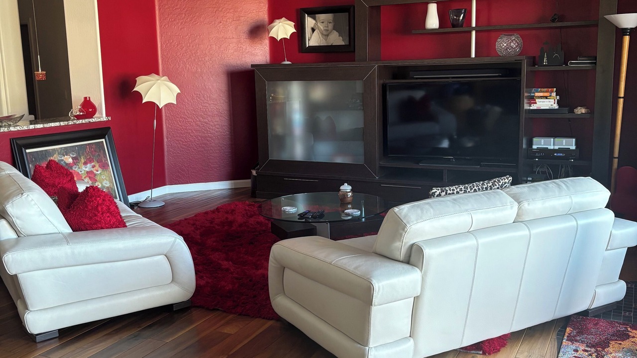 Photo of Livingroom in Eagle Mountain