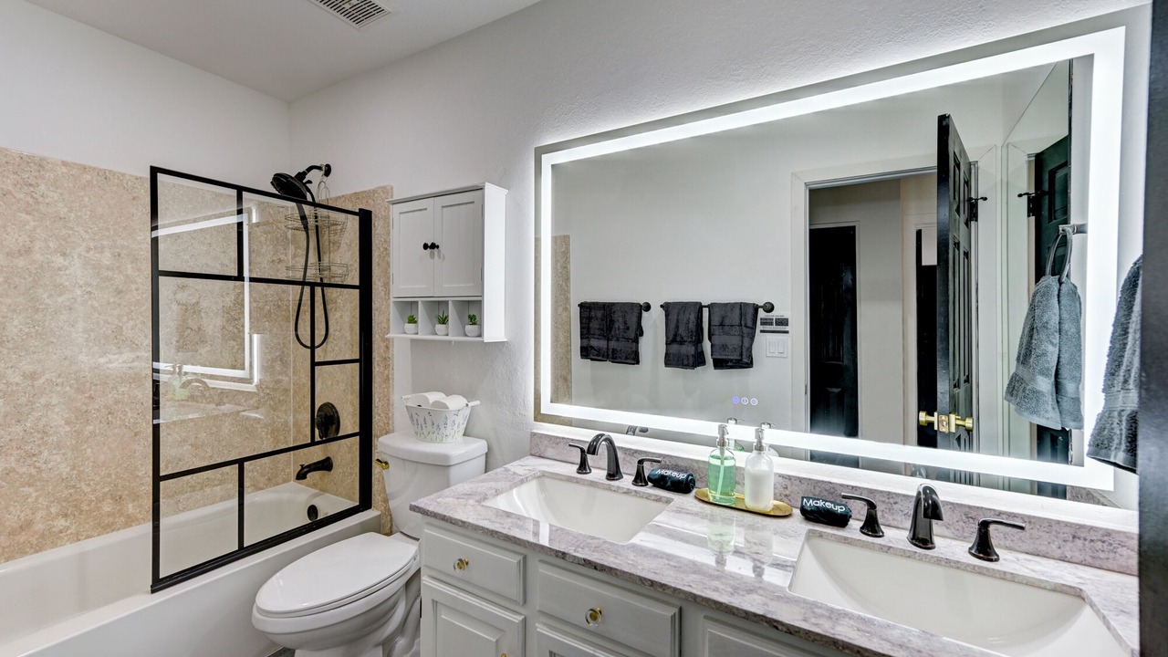 Photo of Bathroom in Moon Valley Vista