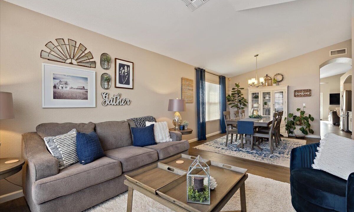 Photo of Livingroom in Lakewood