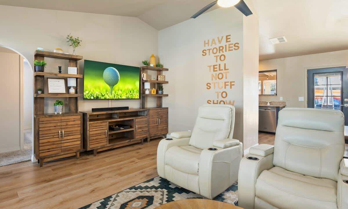 Photo of Livingroom in Westgreen Estates