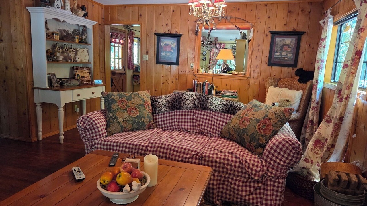 Photo of Bedroom in Christopher Creek