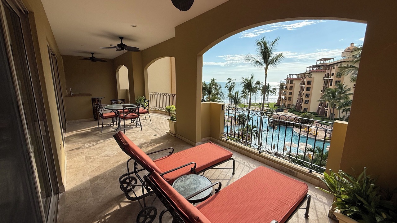 Photo of Patio Balcony in Flamingos