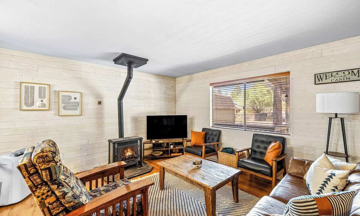 Photo of Livingroom in Munds Park