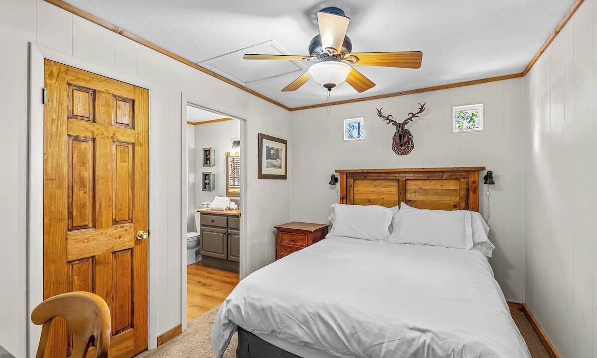 Photo of Bedroom in Munds Park