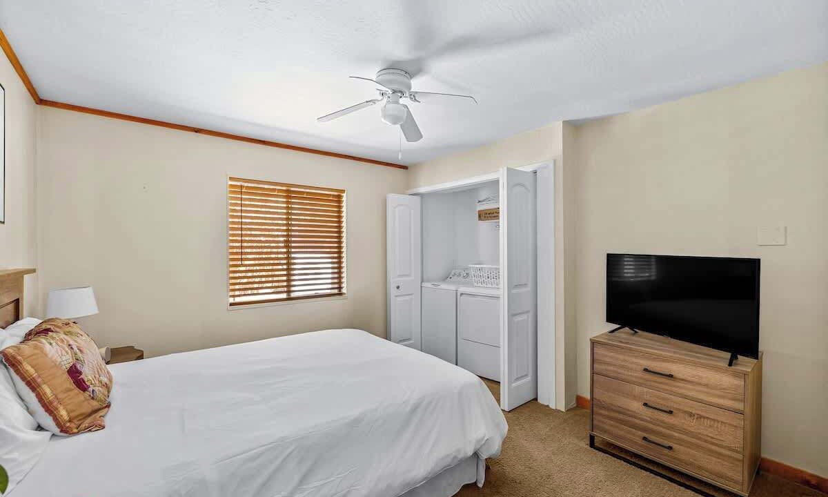 Photo of Bedroom in Munds Park