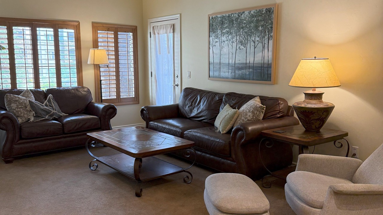 Photo of Livingroom in Desert Ridge