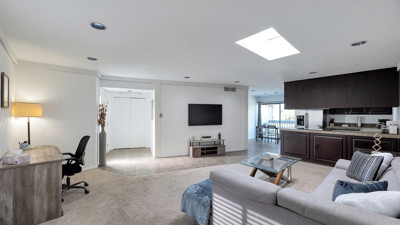 Photo of Livingroom in Camelback East