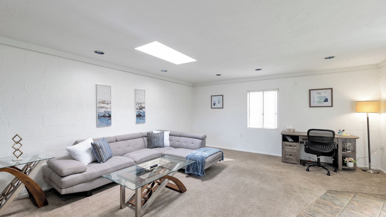 Photo of Livingroom in Camelback East