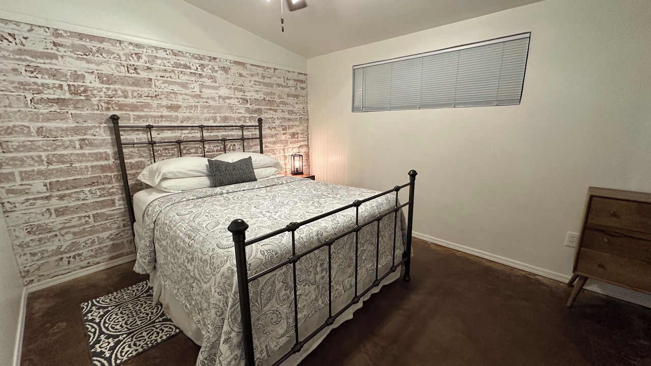 Photo of Bedroom in Flowing Well Neighborhood