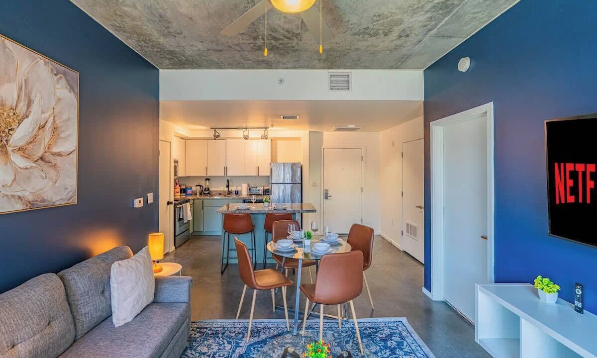 Photo of Livingroom in Evans Churchill