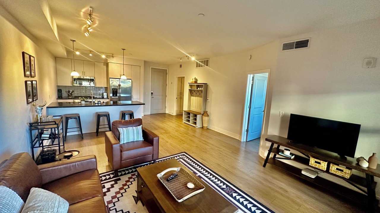 Photo of Livingroom in Entertainment District
