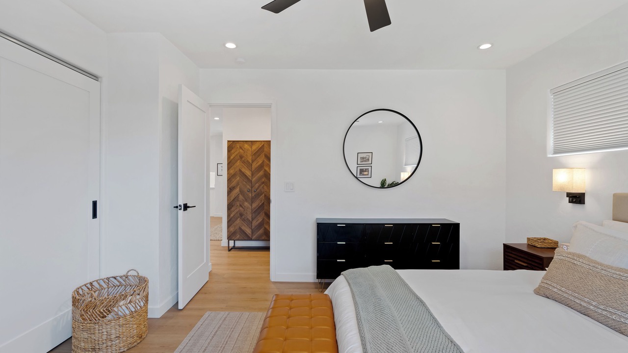 Photo of Bedroom in Jefferson Park