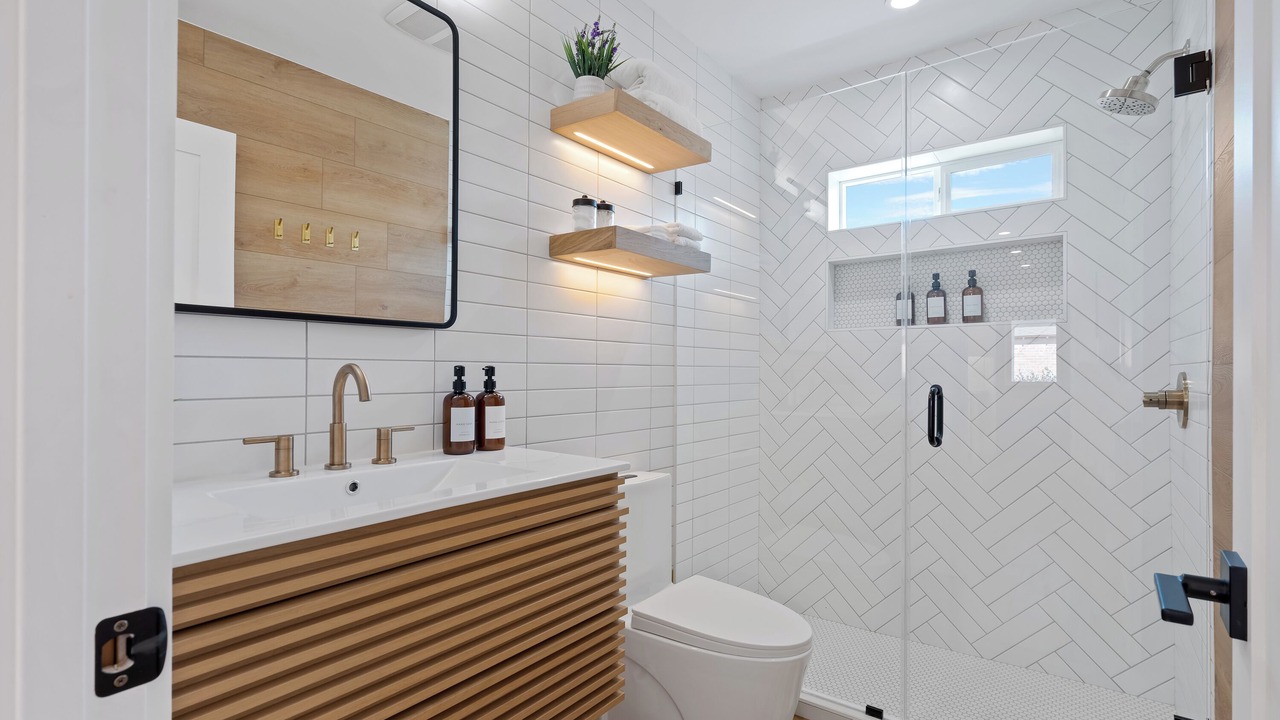 Photo of Bathroom in Jefferson Park