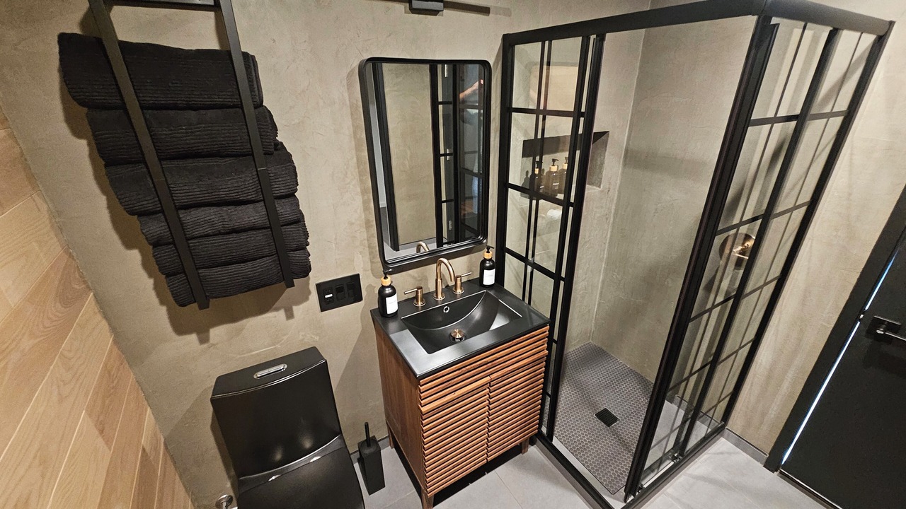 Photo of Bathroom in Jefferson Park
