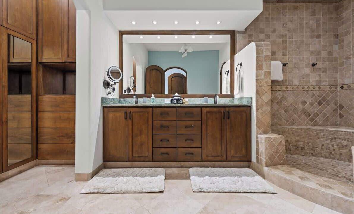Photo of Bathroom in Buzzards