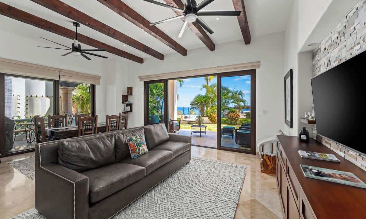 Photo of Livingroom in Buzzards